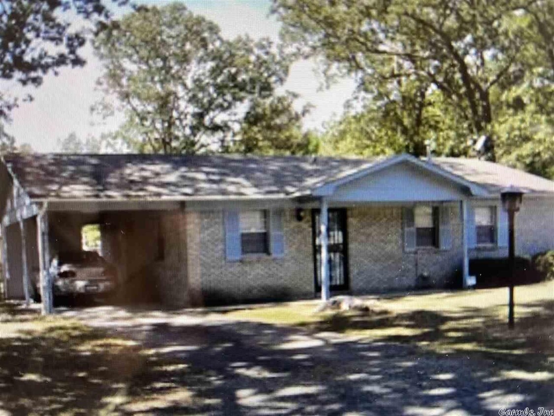 Primary Photo - 2310 Crestwood Dr
