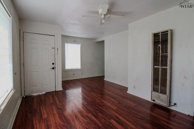 Building Photo - 1640 Hawes Ave