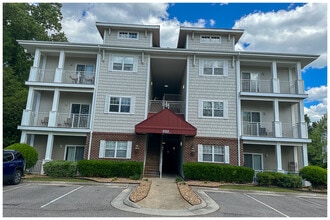Building Photo - 912 Southmoor Dr