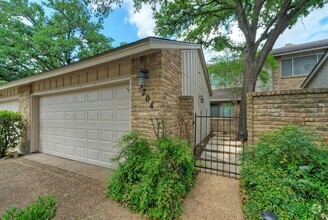 Building Photo - 3704 Steck Ave