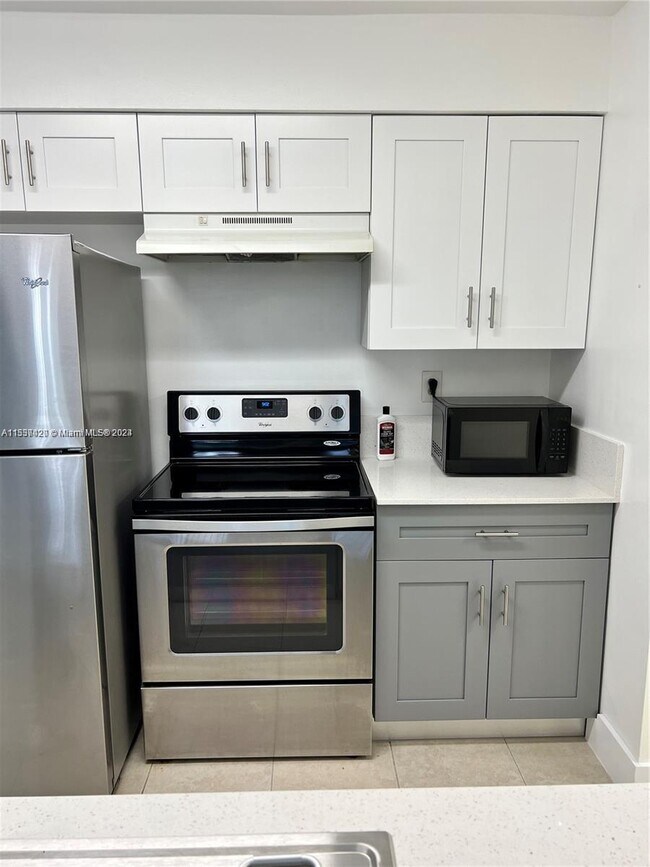 Building Photo - 17565 NW 67th Pl