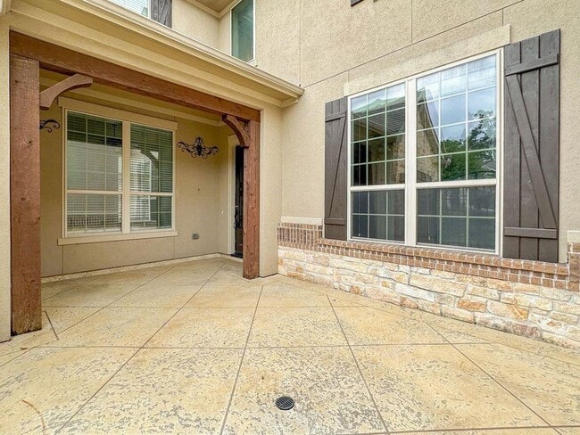 Building Photo - 27 Tioga Pl