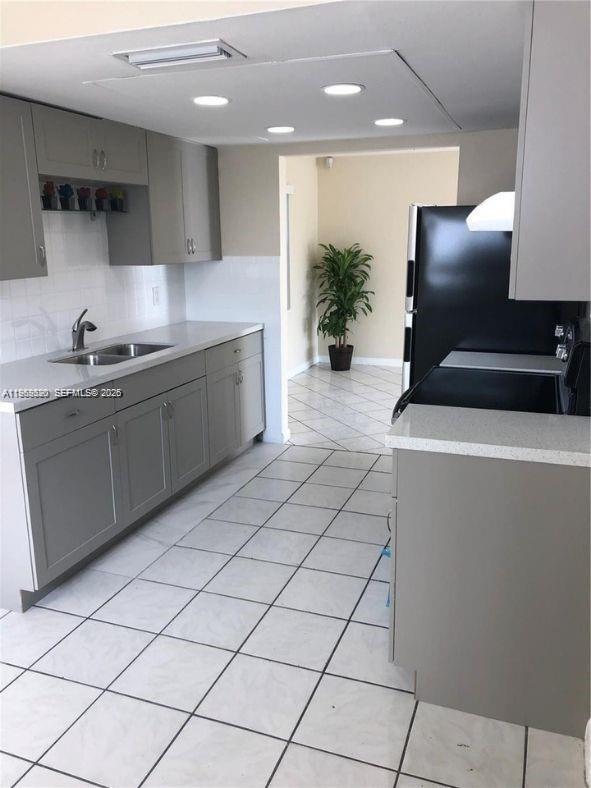 Foto del edificio - 4231 NW 27th St