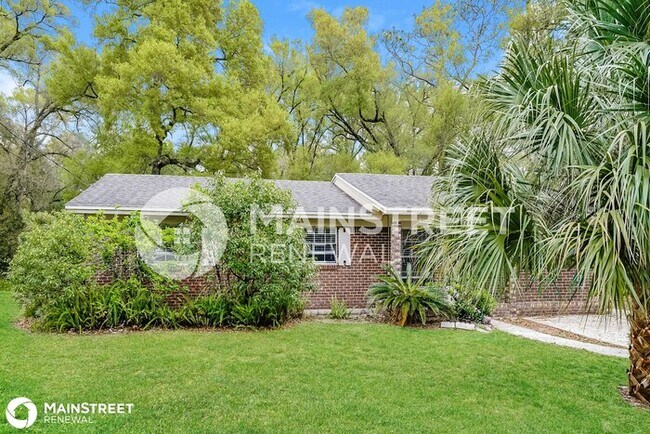 Foto del edificio - 737 S Stone St, De Land, FL 32720