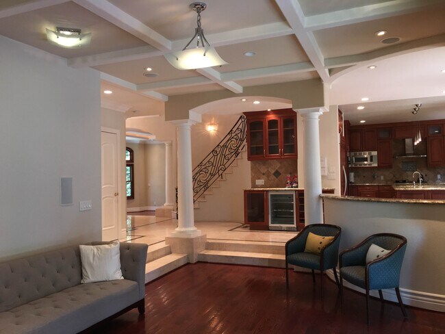 Family - 11596 Southwood Dr