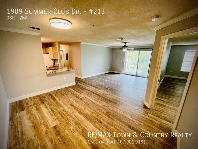 Foto del edificio - 1909 Summer Club Dr
