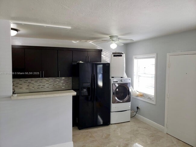 Foto del edificio - 1860 Venice Park Dr