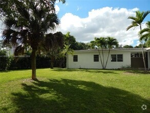 Building Photo - 7800 SW 69th Ave