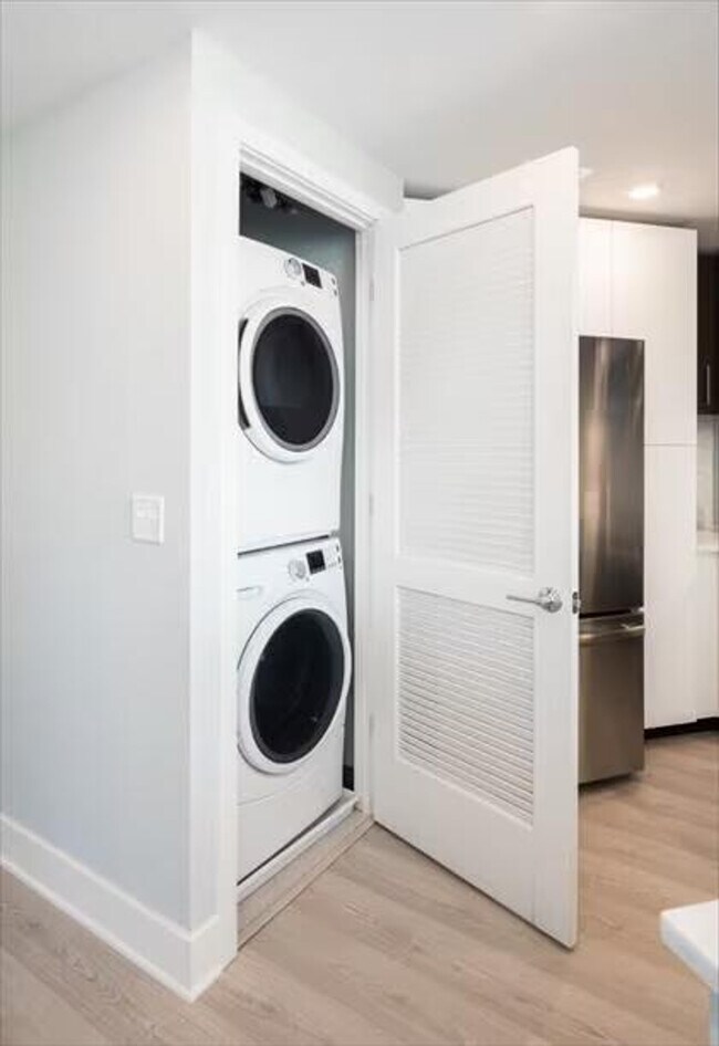 Foto del edificio - 4836 Rugby Ave