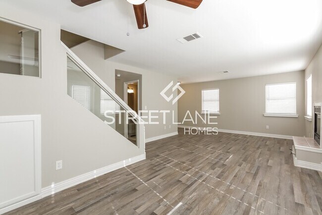 Building Photo - REDUCED!