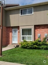 Building Photo - 392-392 Springbank Ave