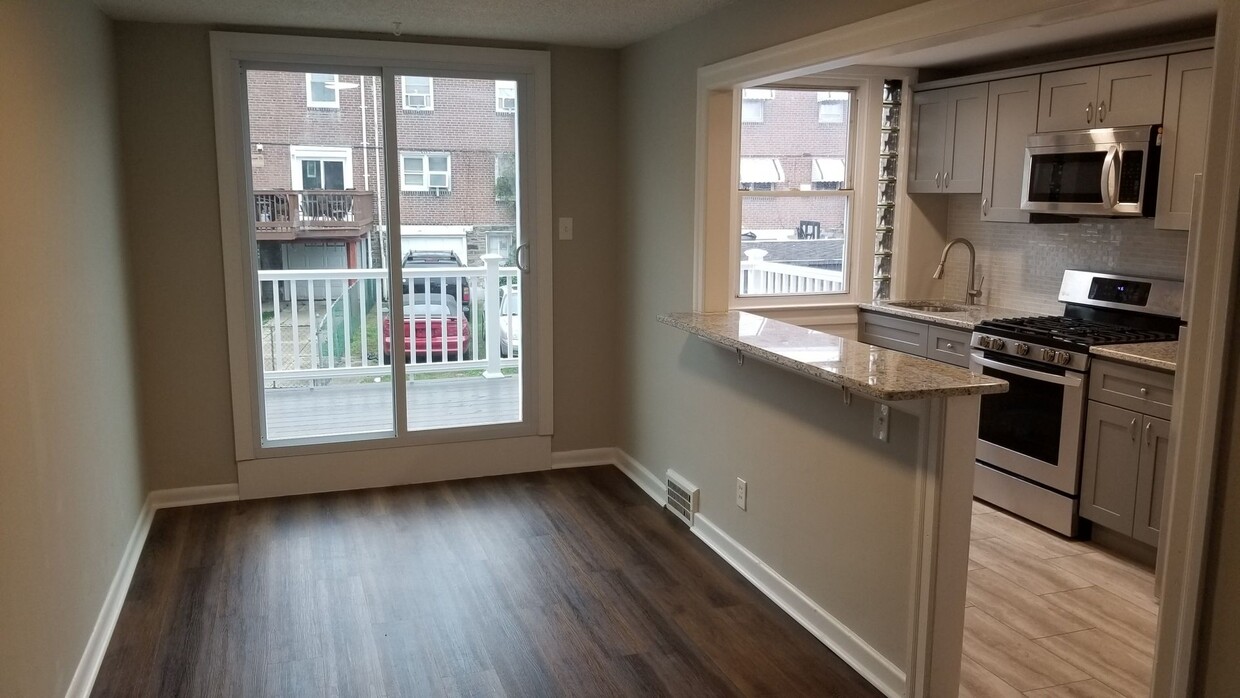 Foto principal - Updated Row - Holmesburg
