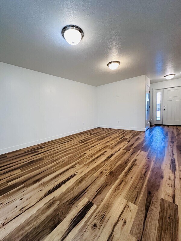 Foto del edificio - 16031 N 6000 W