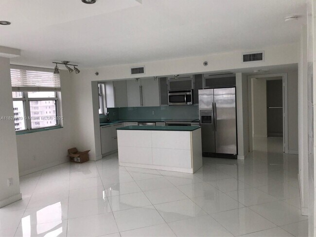 Building Photo - 770 Claughton Island Dr