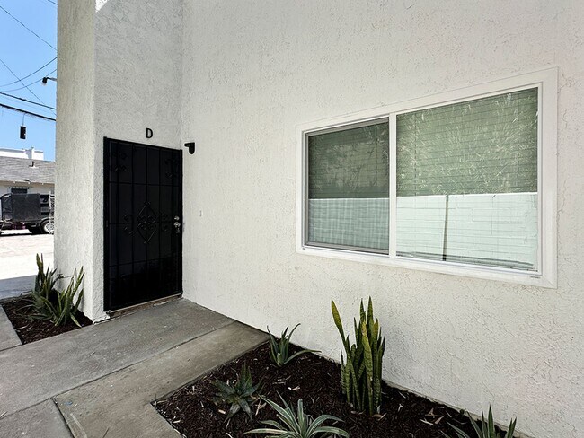 Foto del edificio - 1144 Stanley Ave