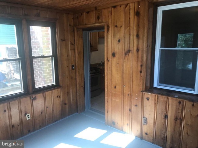 Building Photo - 3784 Columbus Dr