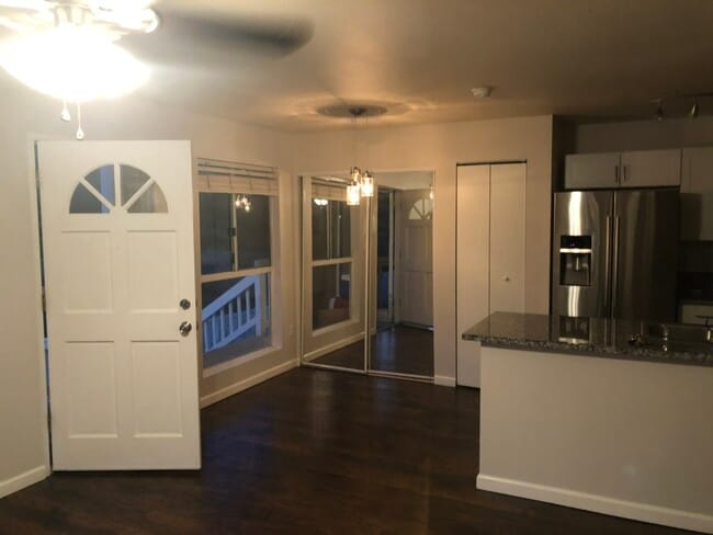 Building Photo - 1050 Eha St