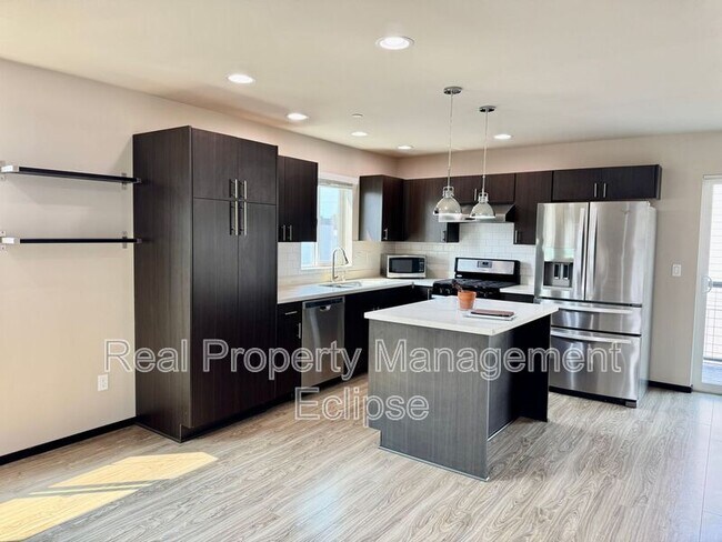 Foto del edificio - 733 106th Pl SW