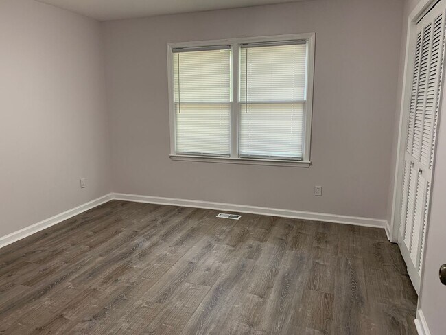 Building Photo - 7601