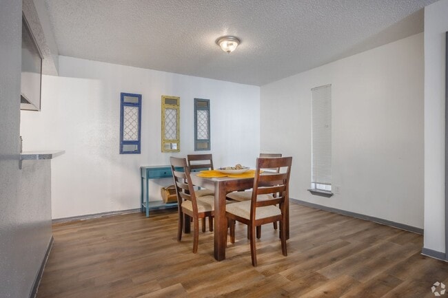 Interior Photo - Avery Trace