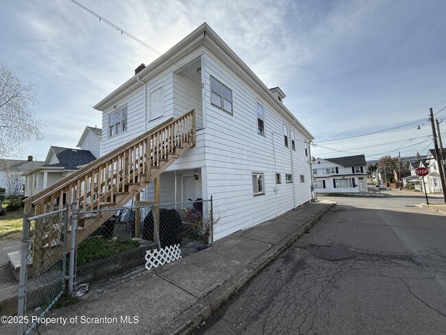 Building Photo - 62-64 E Union St