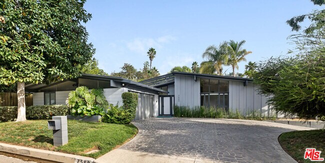 Building Photo - 7560 Lolina Ln