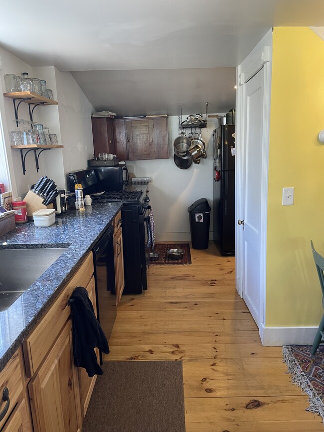 Kitchen - 14 Sandy Beach Rd