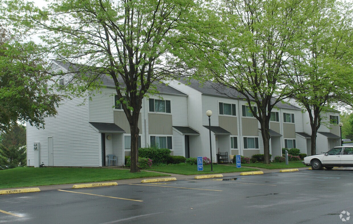 Building Photo - 18th Street Commons- University Housing