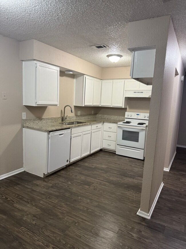Foto del edificio - Sable Ln 7748/7750 *LEASE UP ONLY*