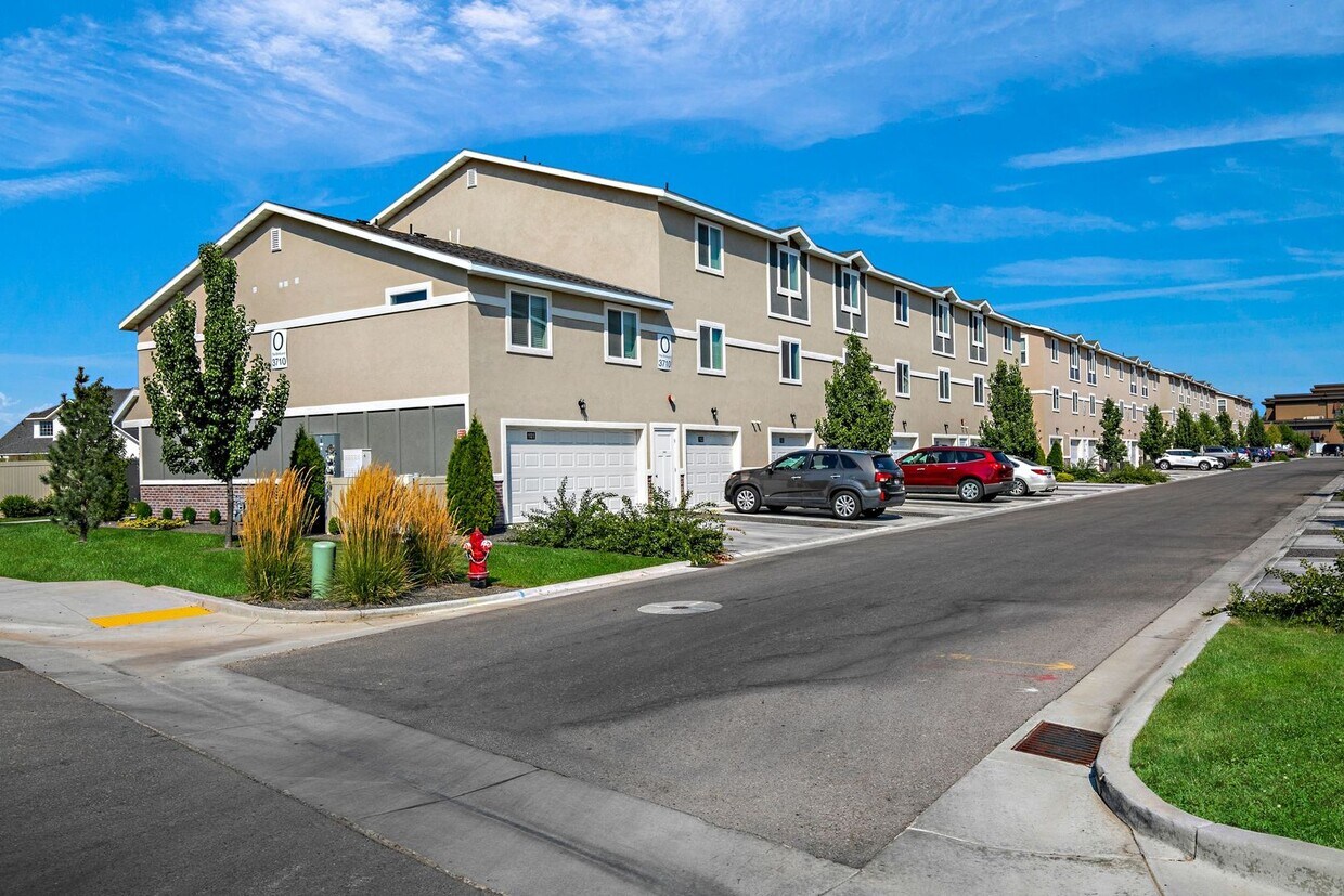 Foto principal - Lovely 2-Story Townhomes in The Brickyard ...