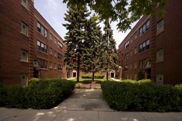Primary Photo - 738 W Aldine Ave