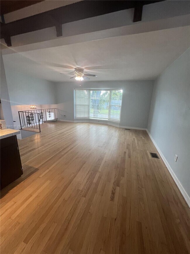 Foto del edificio - 141 NW 72nd Way