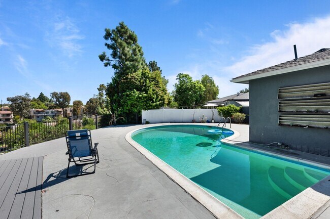 Foto del edificio - 5165 Alumni Pl