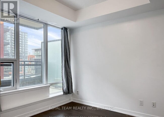 Building Photo - 225-225 Sackville St