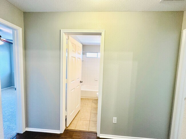 Foto del edificio - Modern Comfort Meets Style – Spacious 4BR ...
