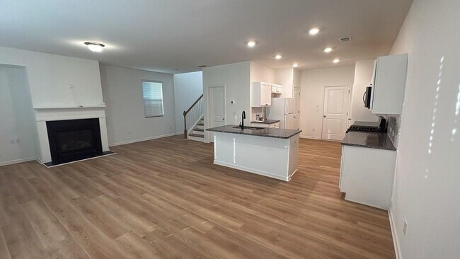 Building Photo - 5610 Flint Ln