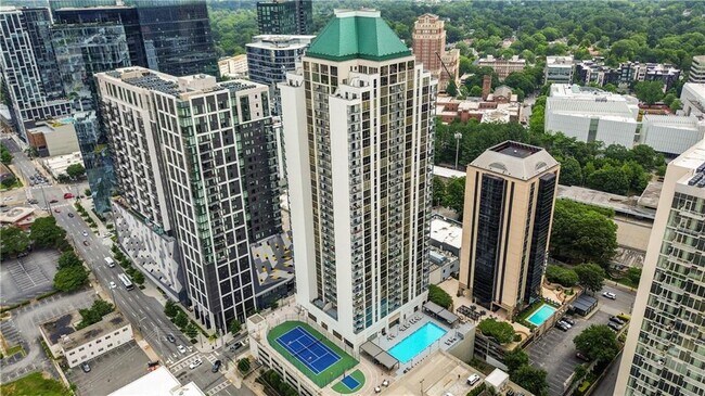Foto del edificio - 1280 W Peachtree St NW