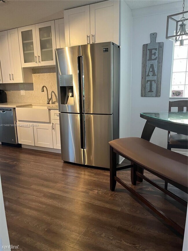 Building Photo - 3 br, 2.5 bath House - 9875 Fairway Cove L...