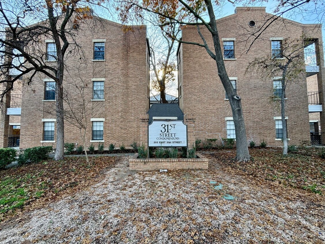 Primary Photo - West Campus 2/2 Condo
