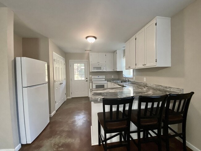 Building Photo - 1140 CR 194