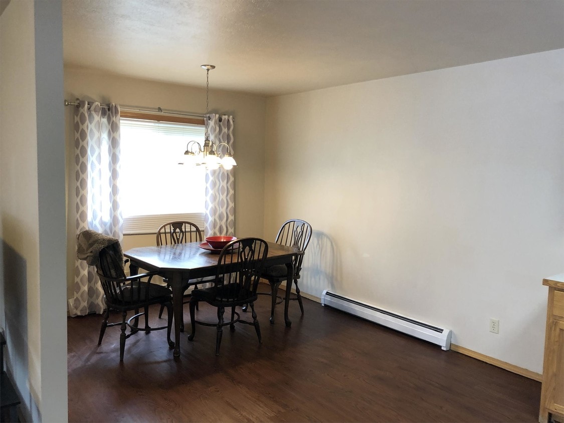 Primary Photo - 15 Hunters Way