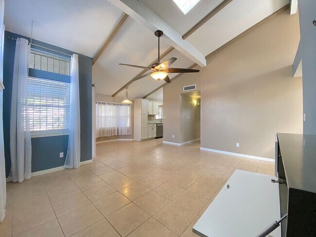 Building Photo - East El Paso 3 bed Refrig A/C