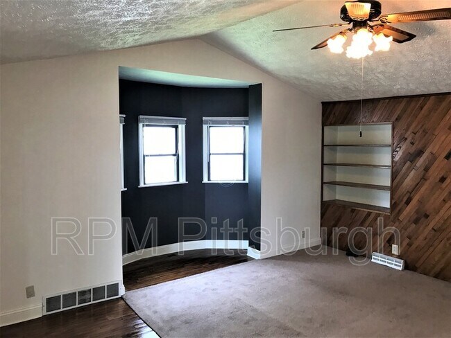 Building Photo - 457 Belonda St.
