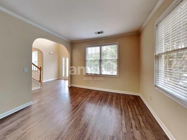 Building Photo - 864 Georgian Point Dr