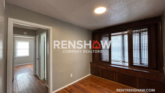 Foto del edificio - 4694 McCrory Ave