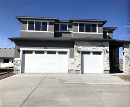 Building Photo - 552 S Dapple Dr