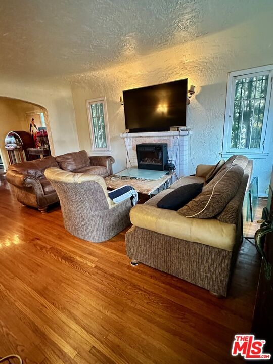 Building Photo - 1362 Masselin Ave