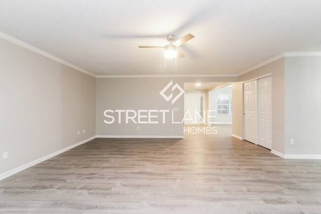 Foto del edificio - Spacious 5 bedroom home in Plainfield! $10...