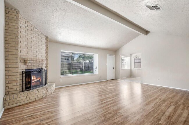 Foto del edificio - 17555 Compass Rose Cir