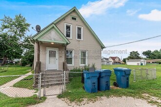Building Photo - 107 Stevens Ave
